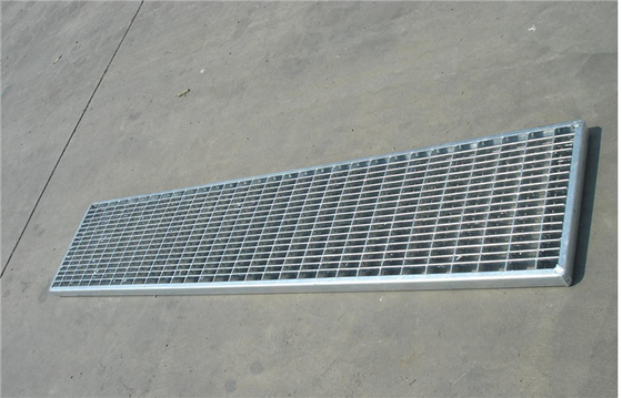 Решетка решетки палубы металла Gb T13912 стальная обшивает панелями решетку горячего погружения гальванизированную стальную