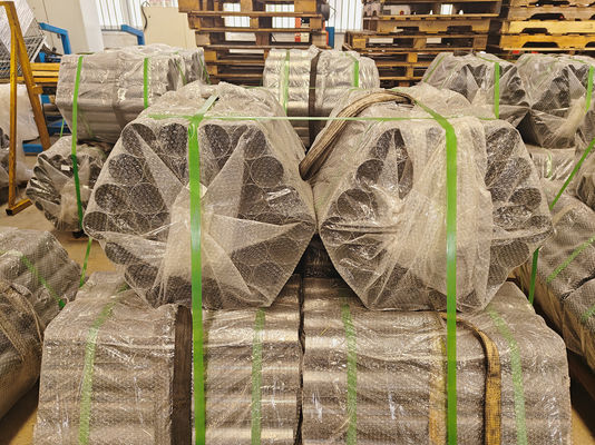 Купить Pre Painted Steel Coil with Back Coating Thickness 5-7μm, Width 700-1250mm, and Coil ID 508/610mm for Industrial Applications online manufacture